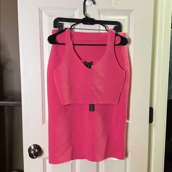 House of Harlow 1960 Two-Piece Hot Pink Compression Set - Picture 5 of 12